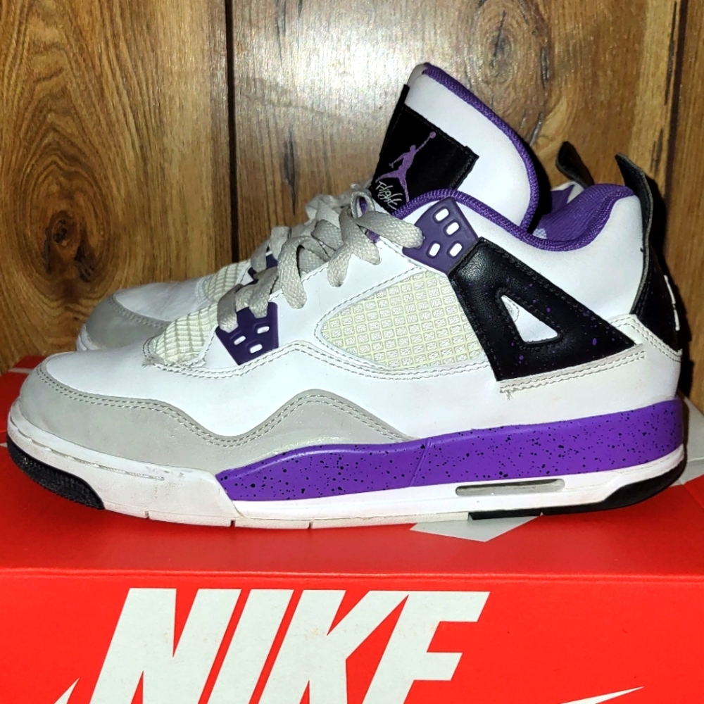 Retro 4 violet